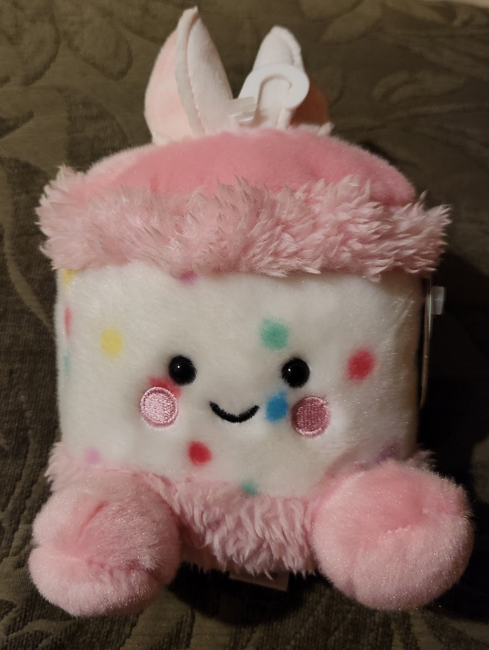 Bubbi Bunny Cake Palm Pal